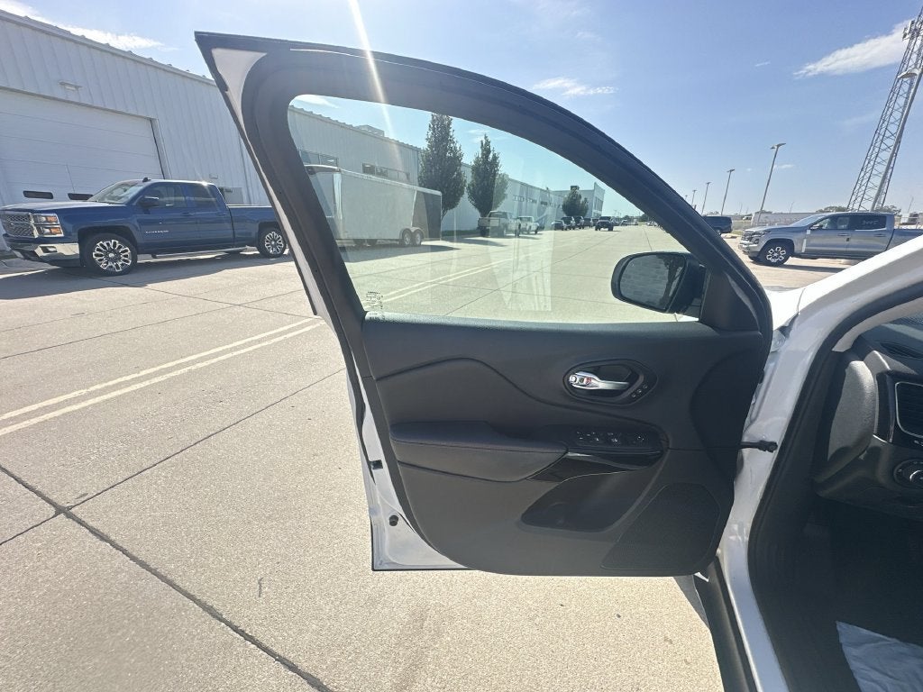 2023 Jeep Cherokee Altitude Lux 4x4