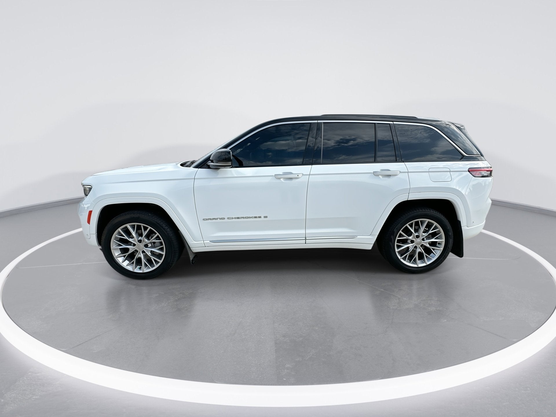 2023 Jeep Grand Cherokee Summit