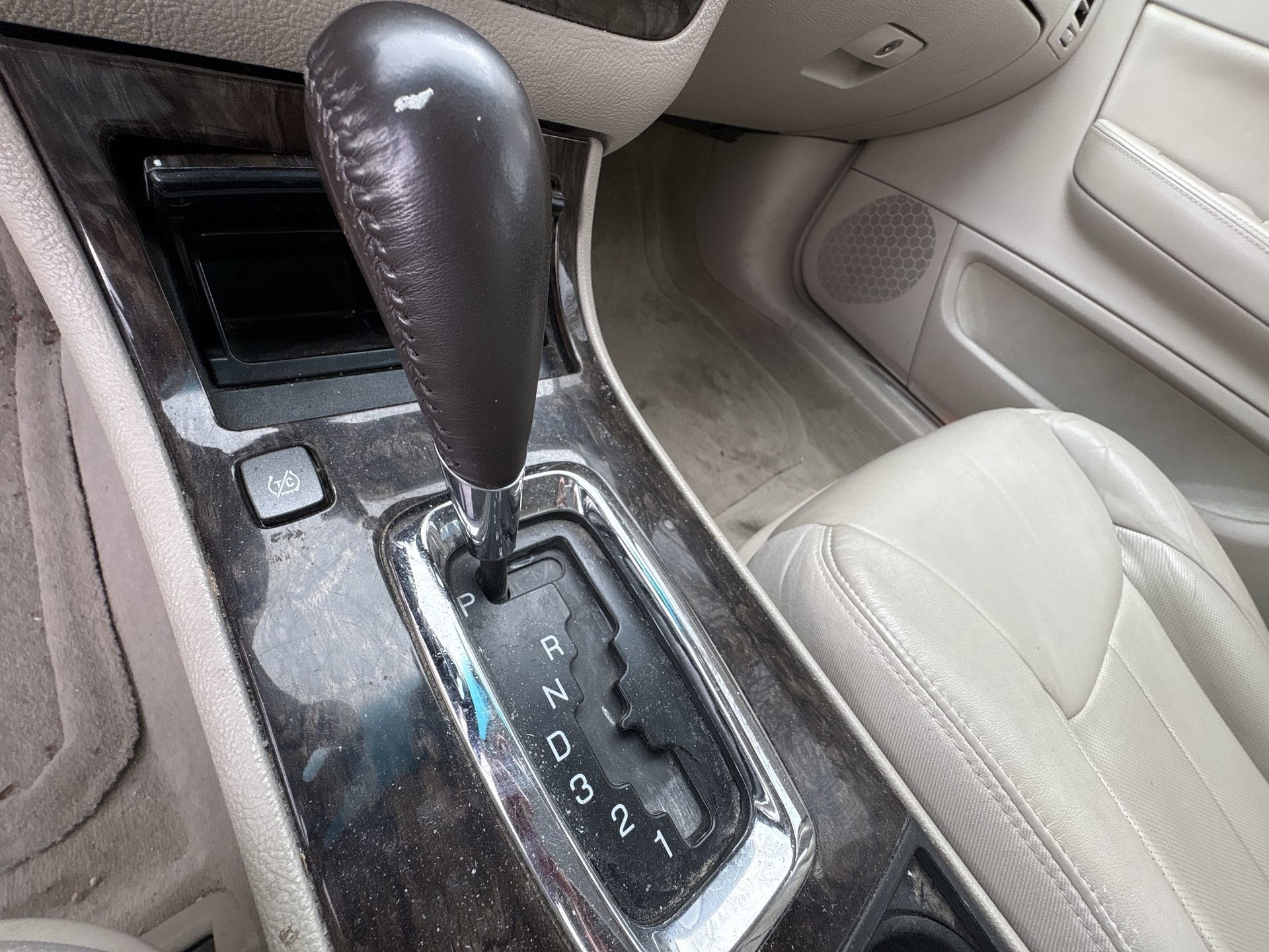 2008 Cadillac DTS w/1SC