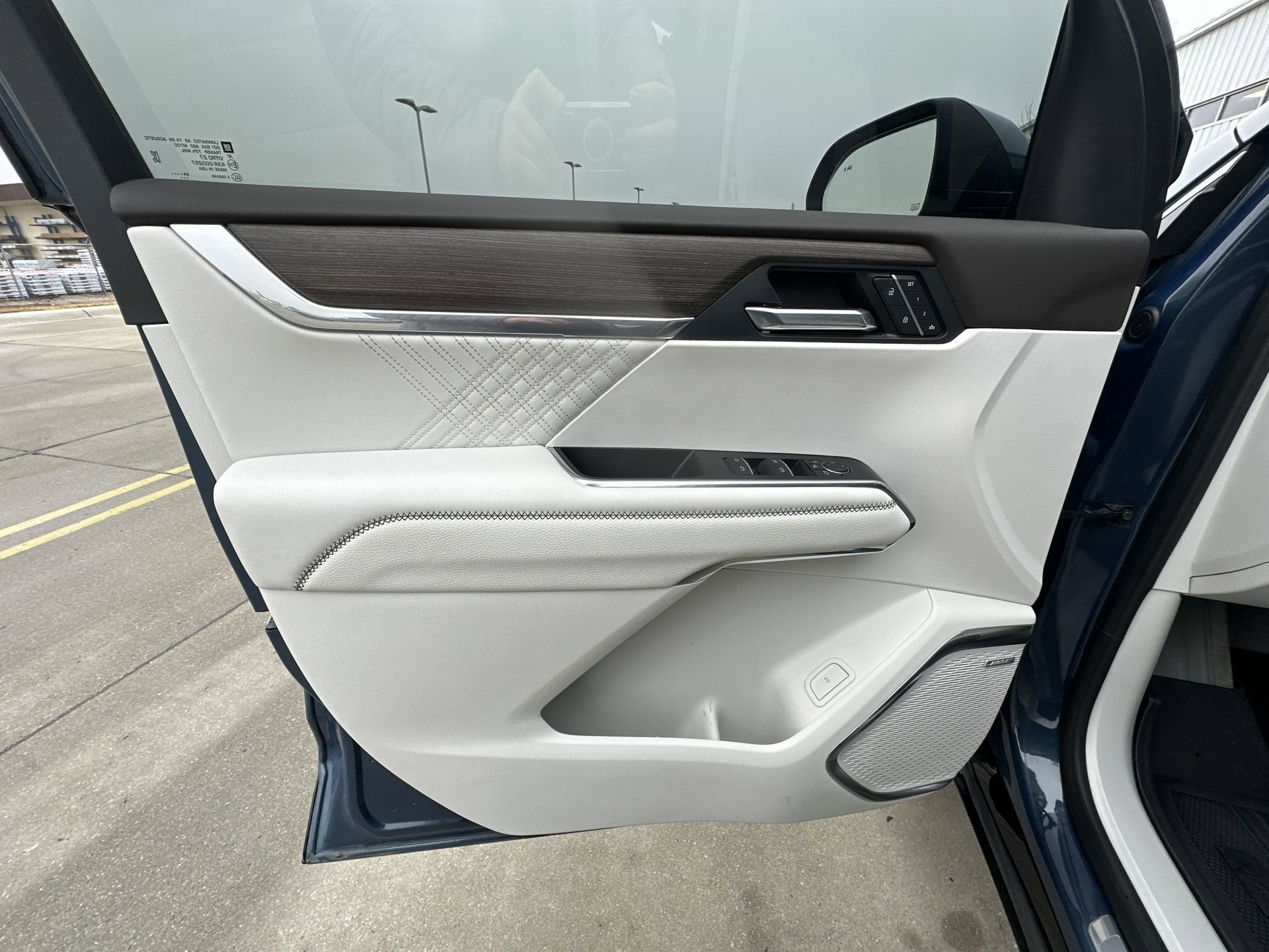 2024 GMC Acadia Denali