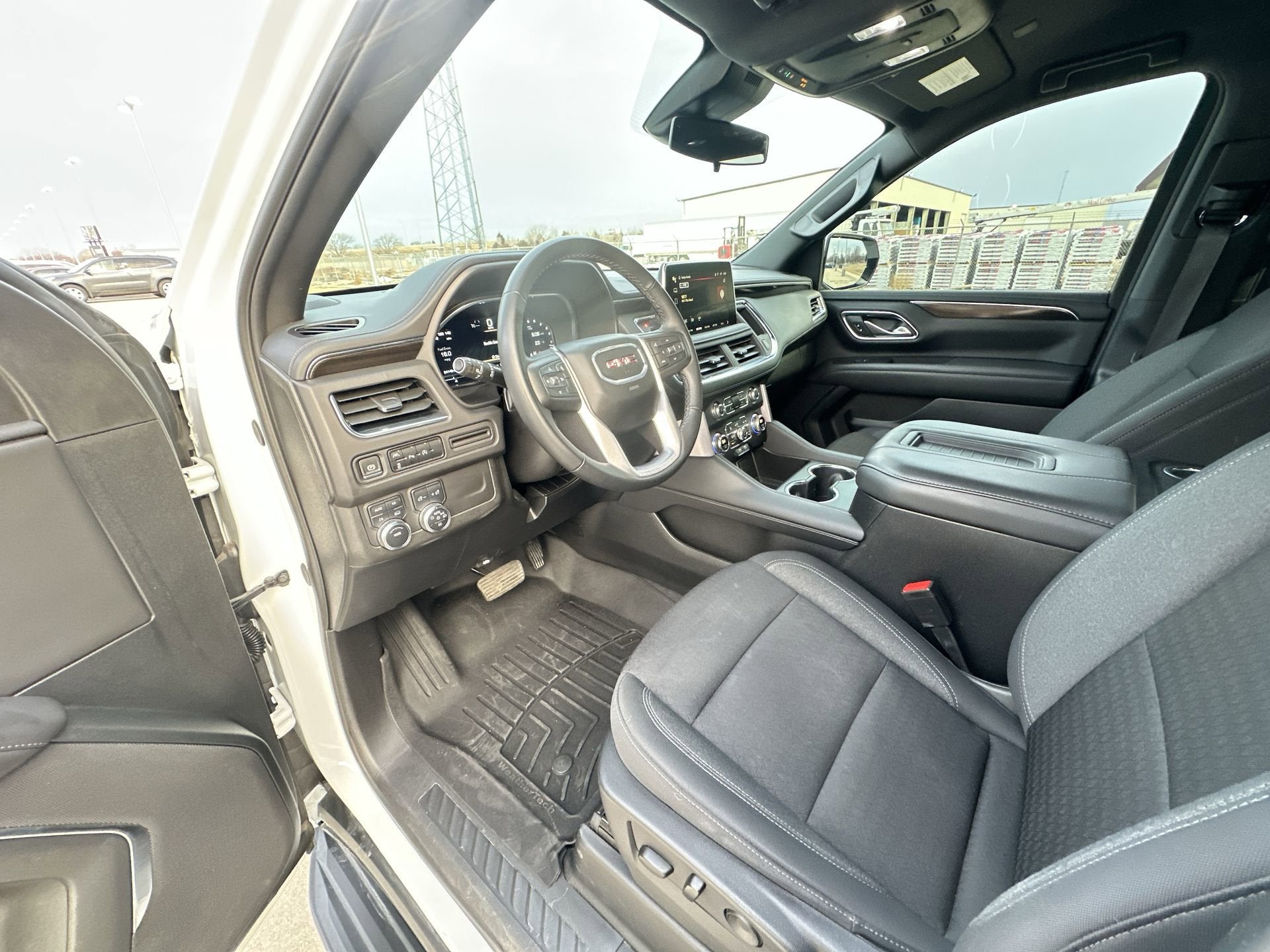 2024 GMC Yukon XL SLE