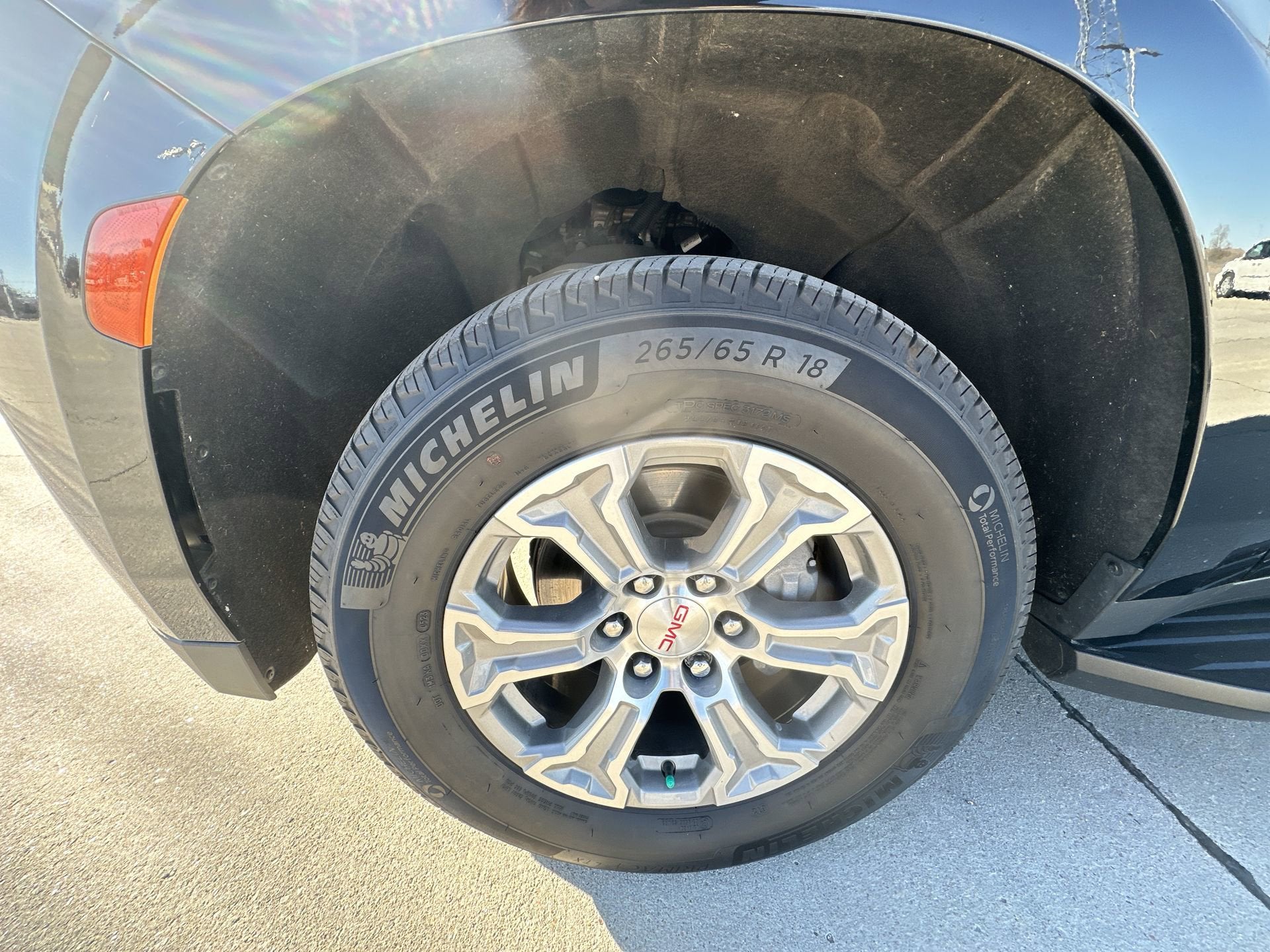 2023 GMC Yukon XL SLE