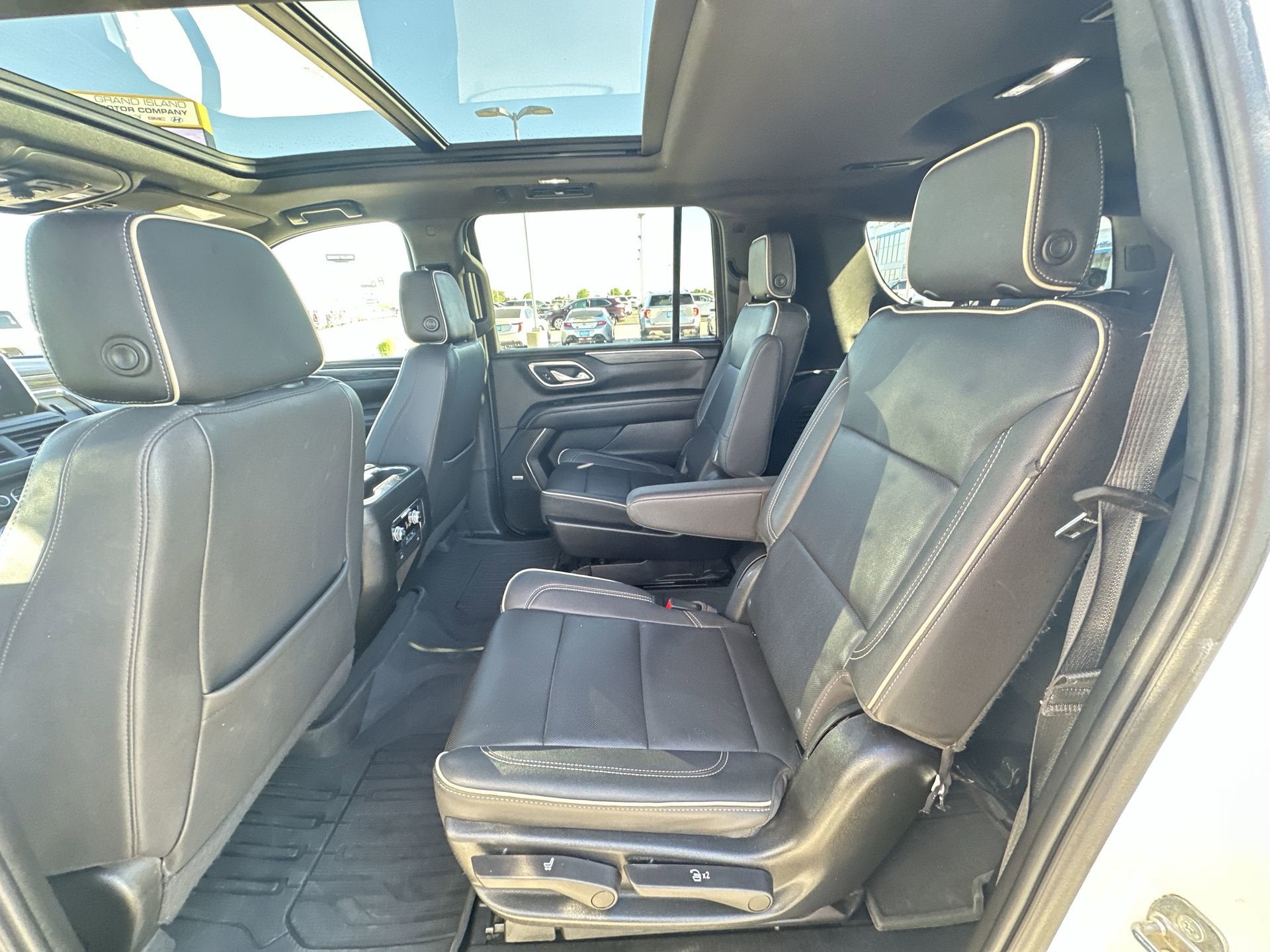 2023 GMC Yukon XL SLT