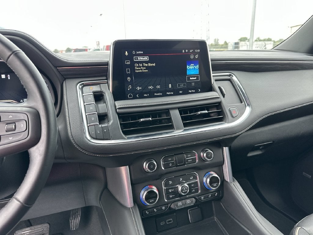 2024 GMC Yukon XL SLT