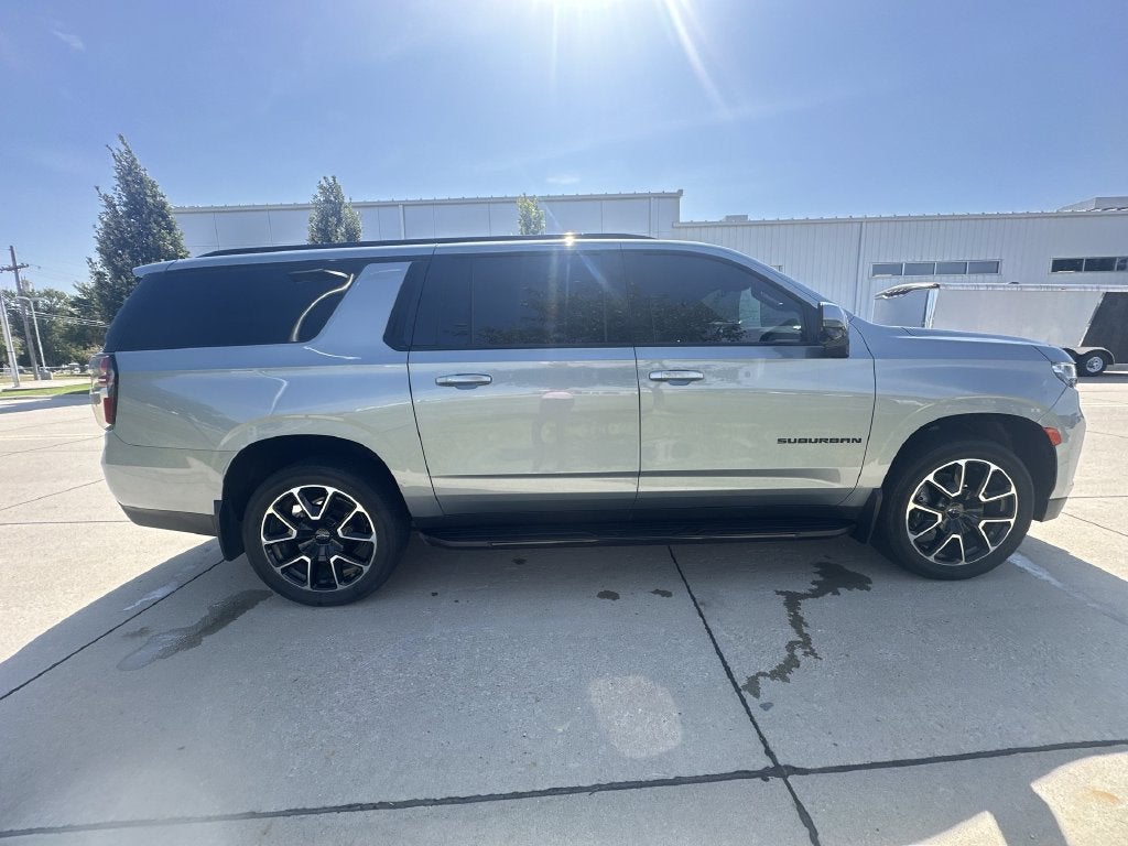 2024 Chevrolet Suburban RST