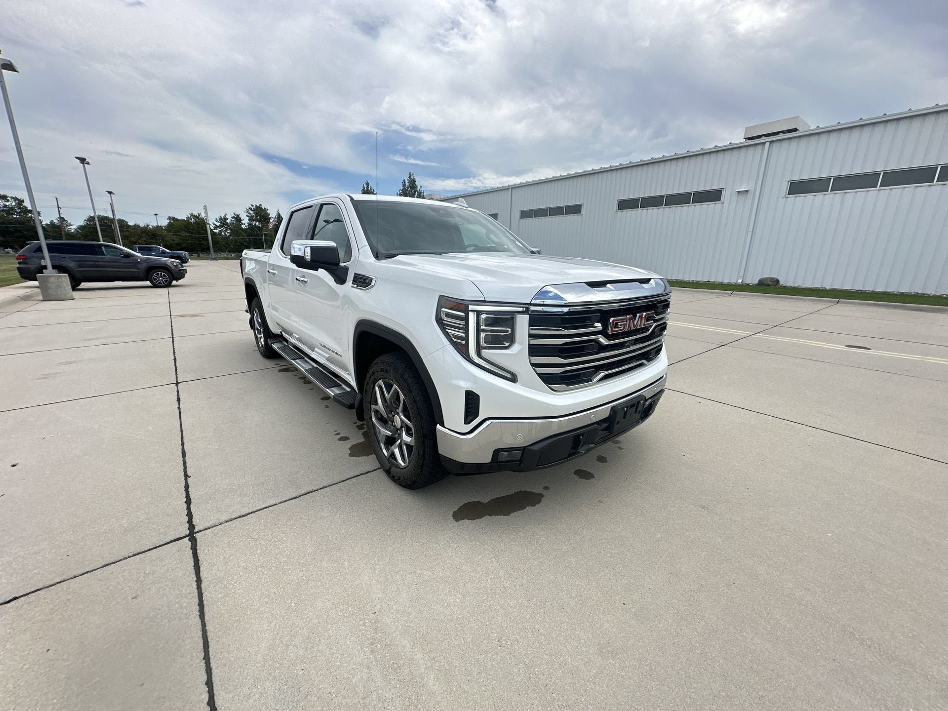 2024 GMC Sierra 1500 SLT