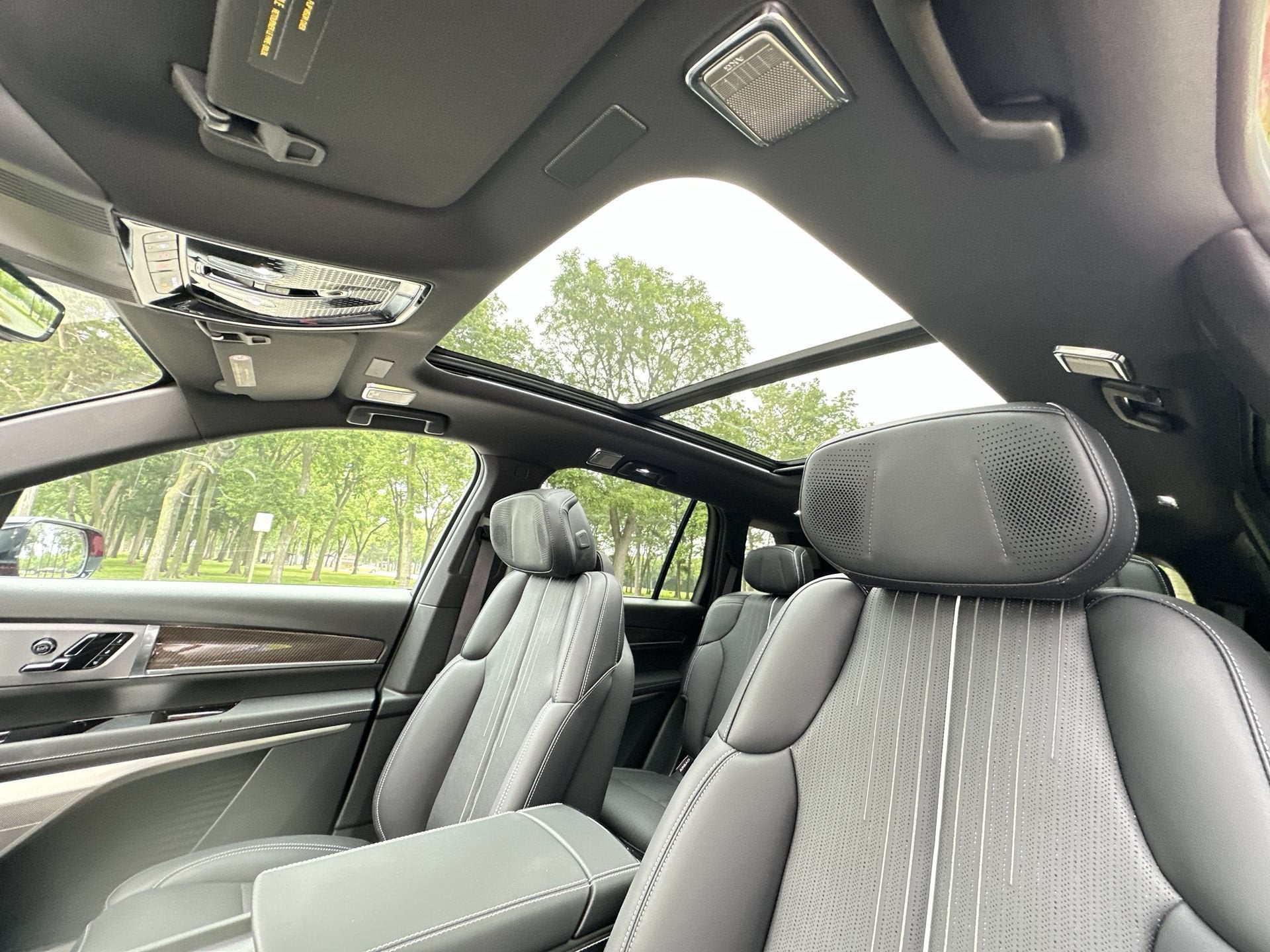 2027 Cadillac VISTIQ Luxury
