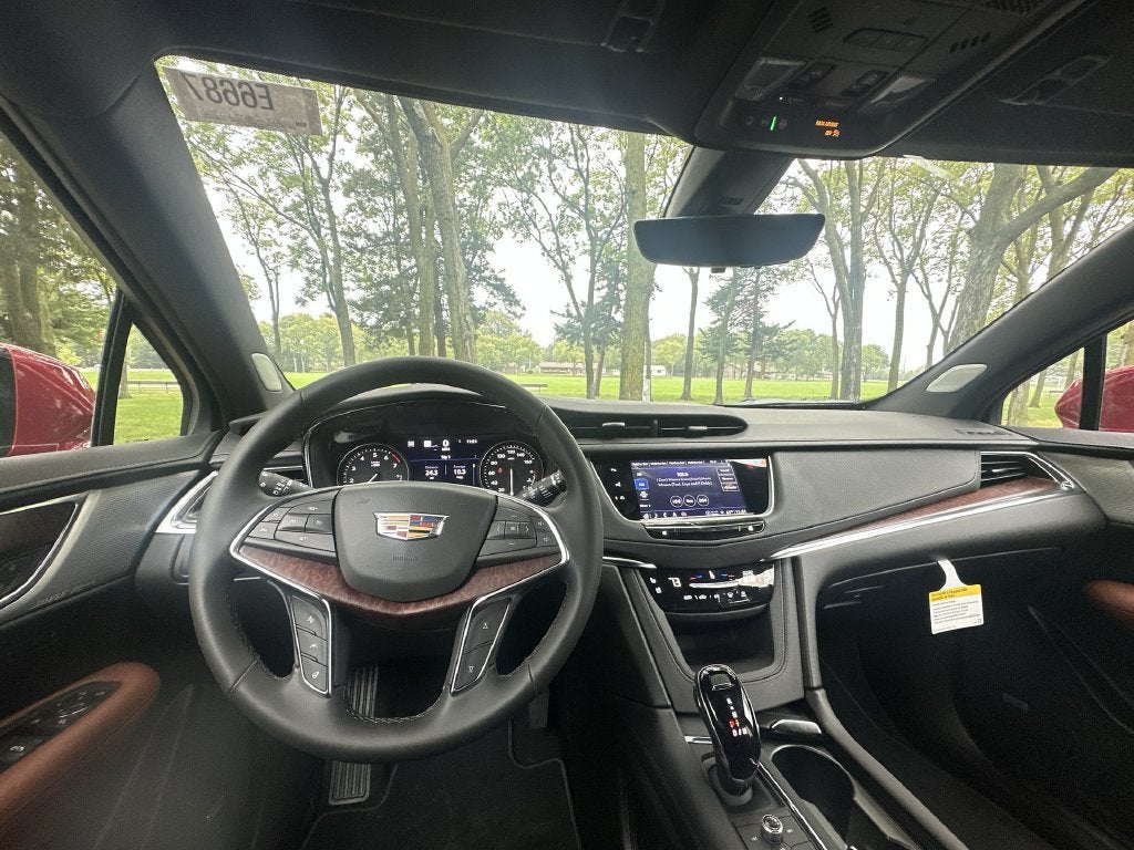 2026 Cadillac XT5 Premium Luxury