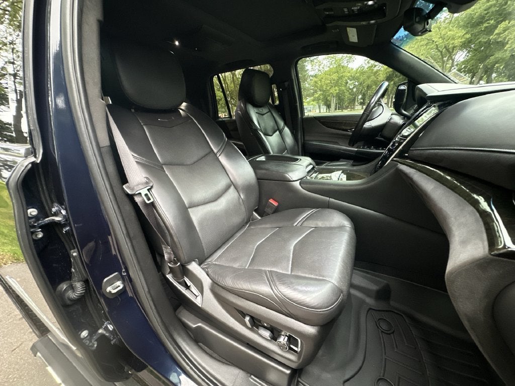 2019 Cadillac Escalade Platinum