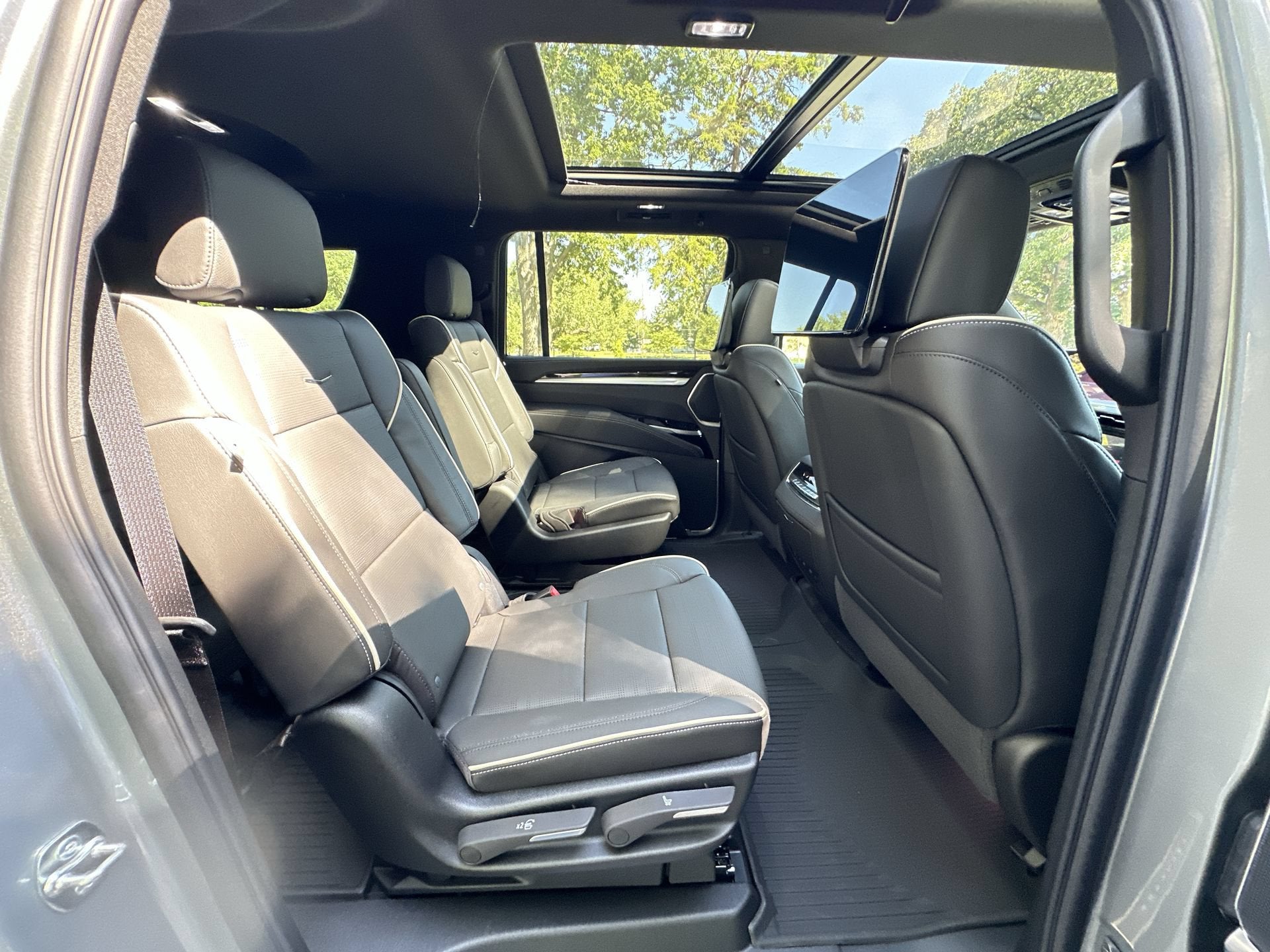 2026 Cadillac Escalade ESV Luxury