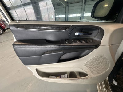 2011 Chrysler Town & Country Touring-L