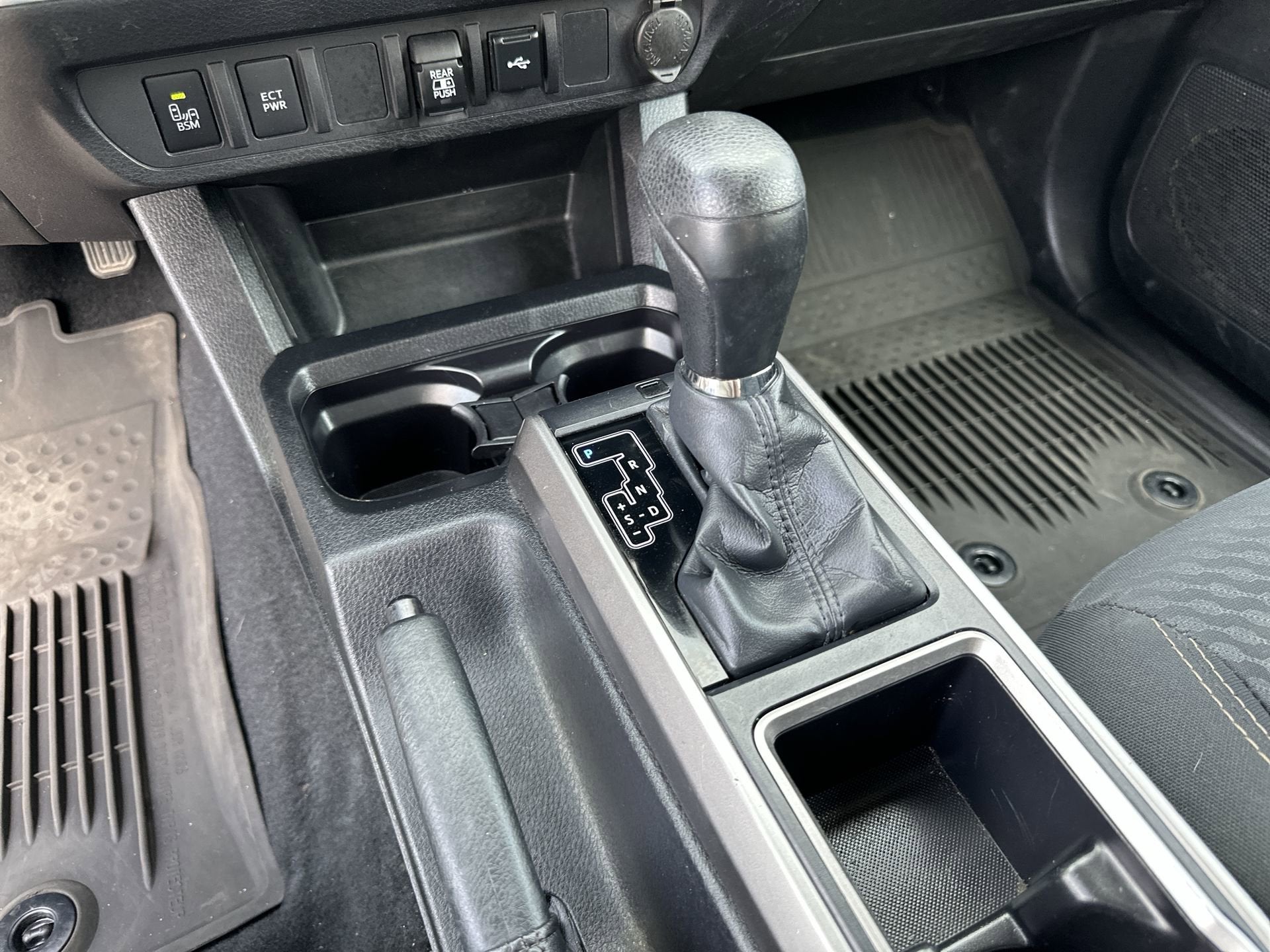 2022 Toyota Tacoma 4WD SR