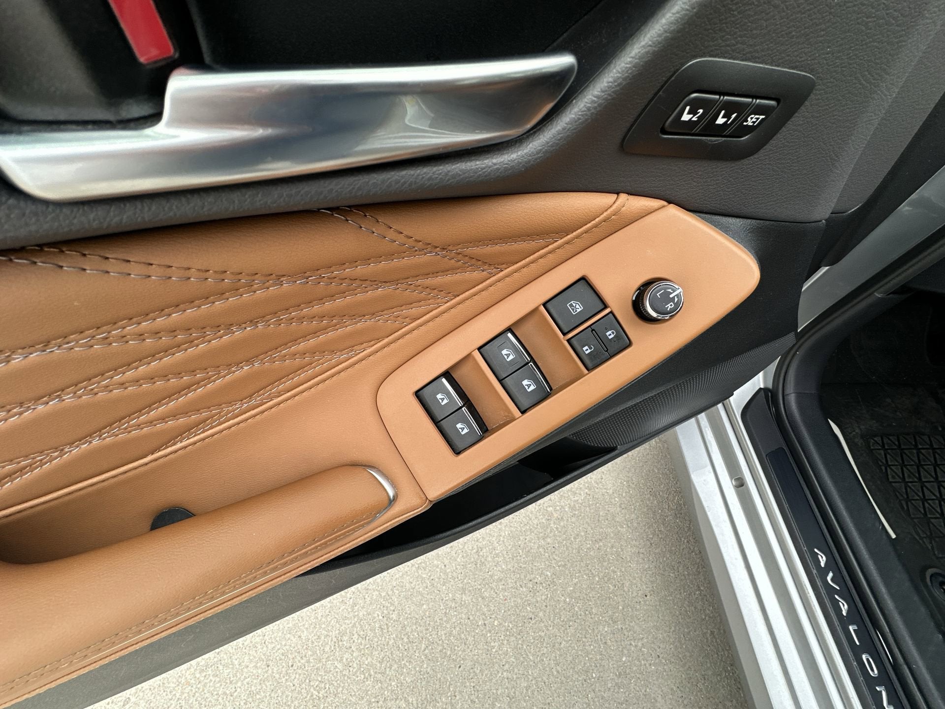 2020 Toyota Avalon Hybrid Limited