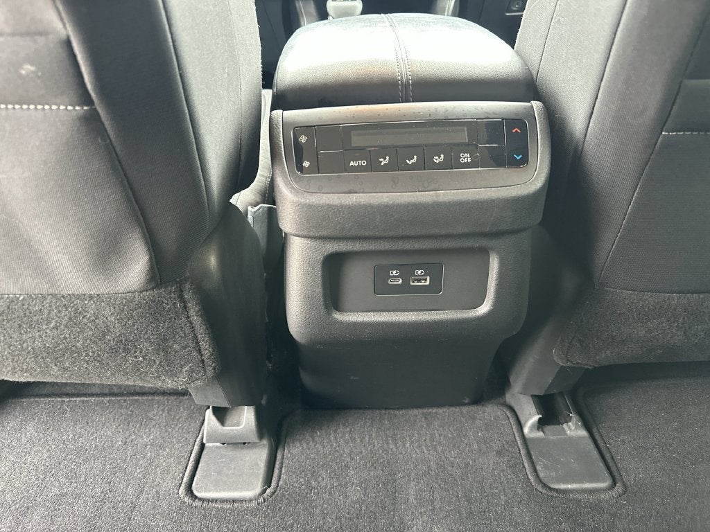 2022 Nissan Pathfinder SV 4WD