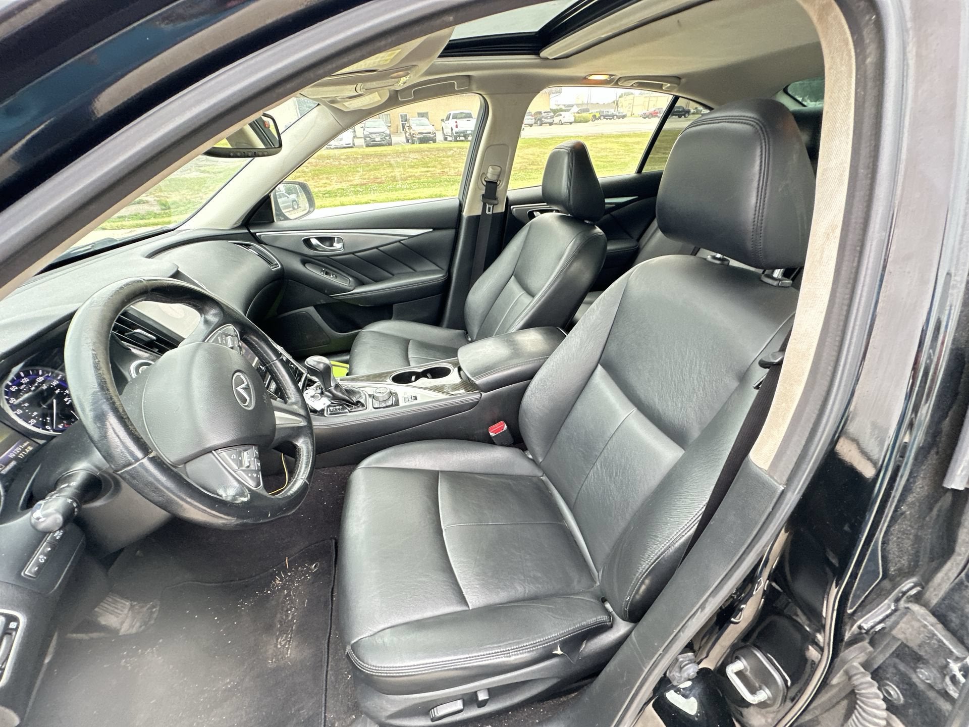 2015 INFINITI Q50 Premium