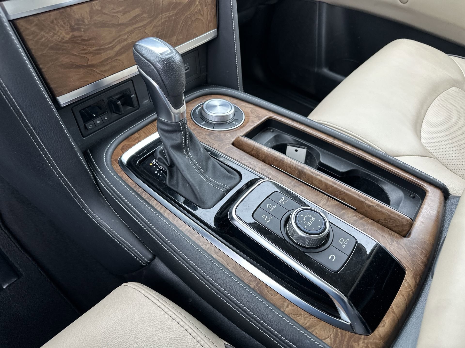 2022 Nissan Armada SL