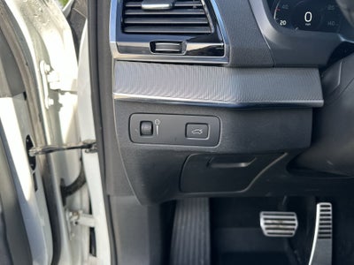 2017 Volvo XC90 R-Design
